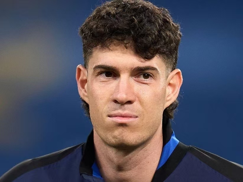 而是他多年 而是他多年